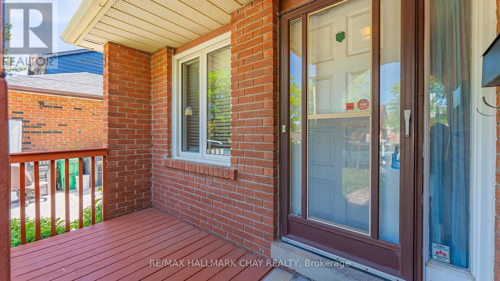 22 Rowe Court, Brampton, Ontario  L6X 2S2 - Photo 4 - W13425366