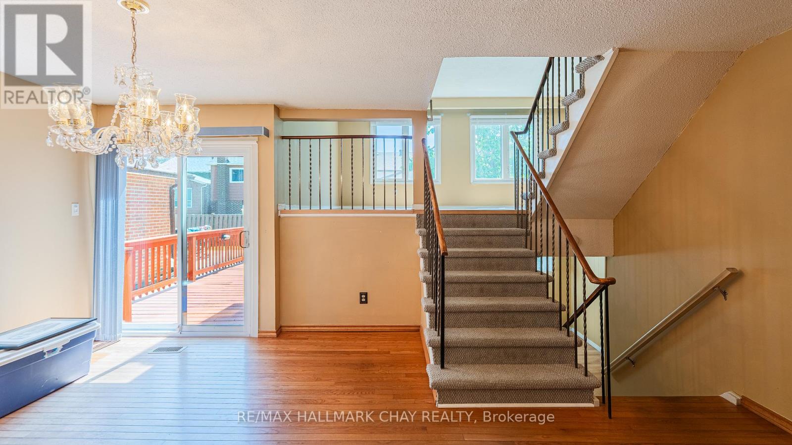 22 Rowe Court, Brampton, Ontario  L6X 2S2 - Photo 8 - W13425366