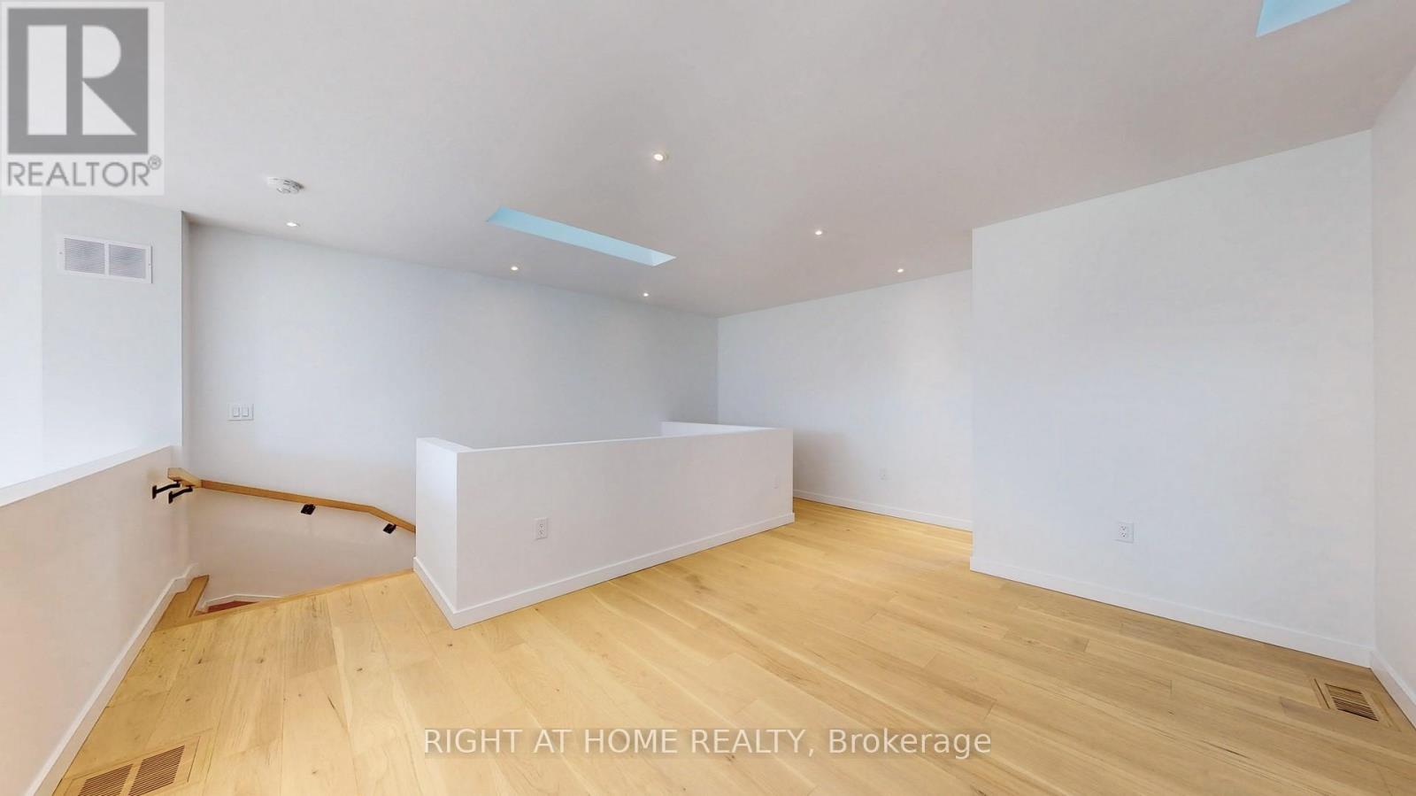 Unit 5 - 3122 Dundas Street W, Toronto, Ontario  M6P 2A1 - Photo 8 - W13425478
