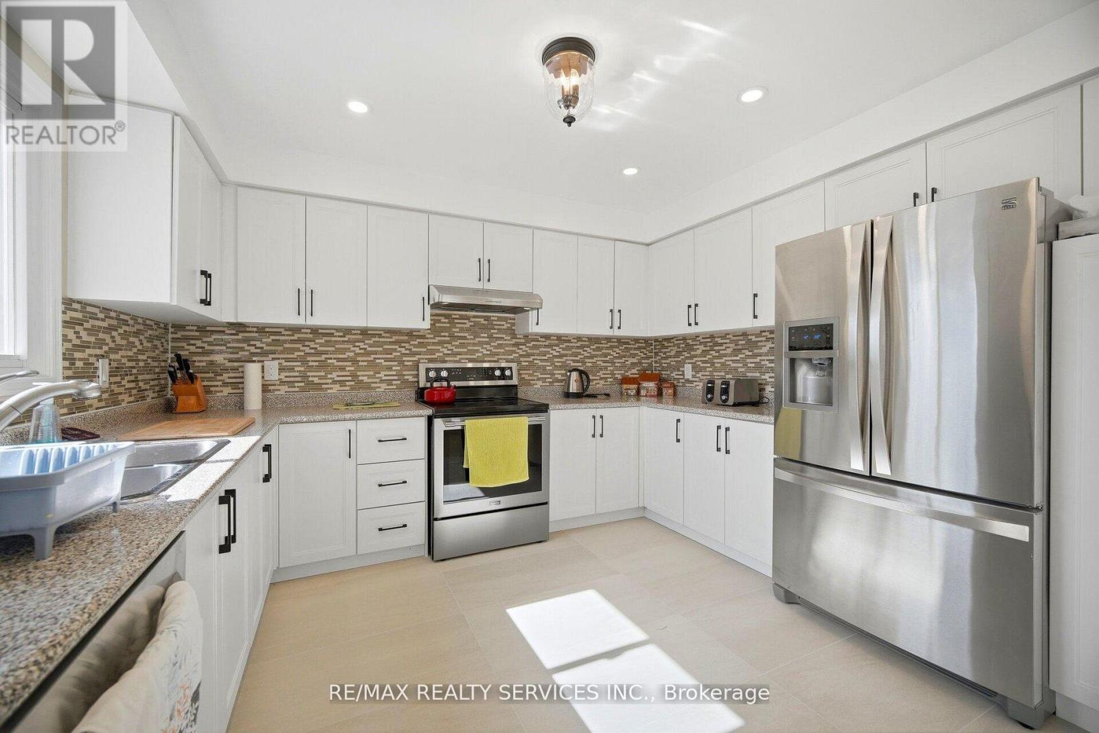23 Newbury Crescent, Brampton, Ontario  L6S 5M3 - Photo 13 - W13425514