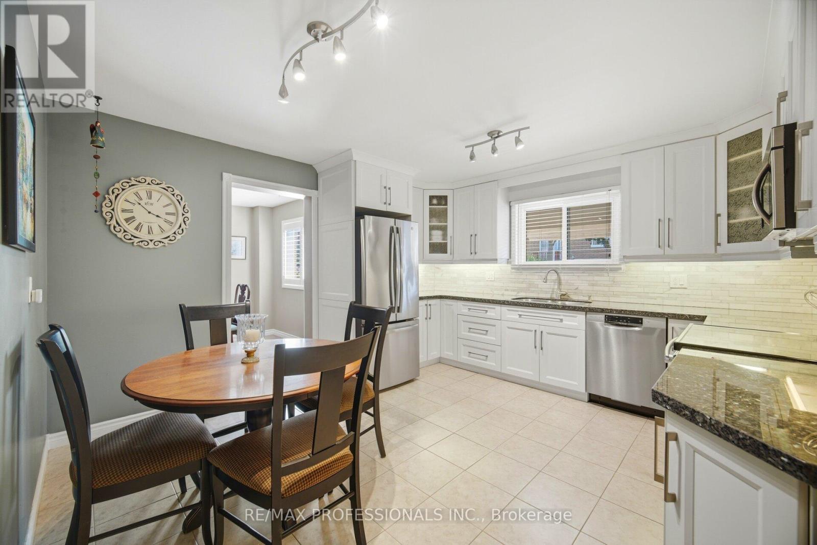 40 Braidwood Lake Road, Brampton, Ontario  L6Z 1X6 - Photo 10 - W13425558
