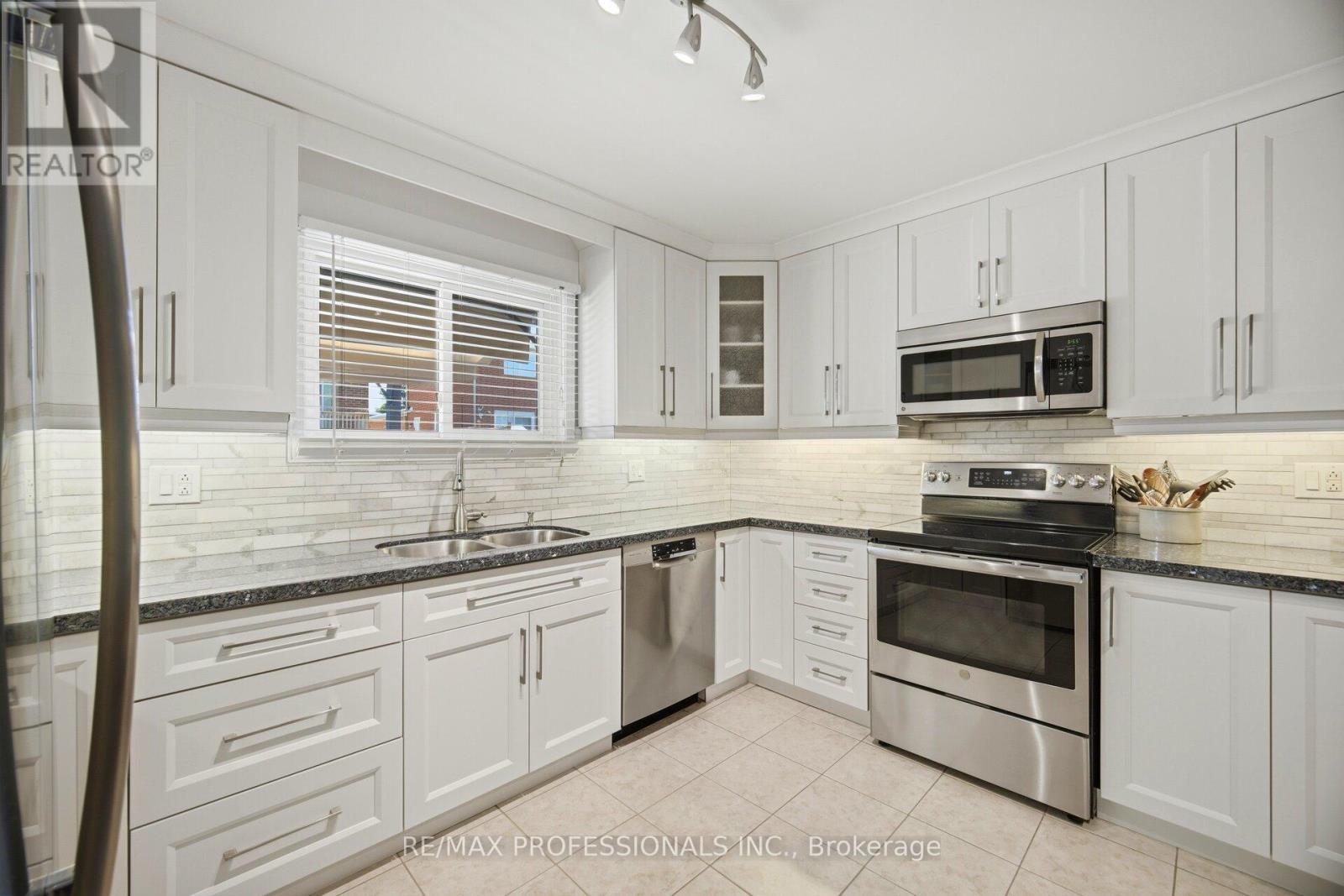 40 Braidwood Lake Road, Brampton, Ontario  L6Z 1X6 - Photo 12 - W13425558