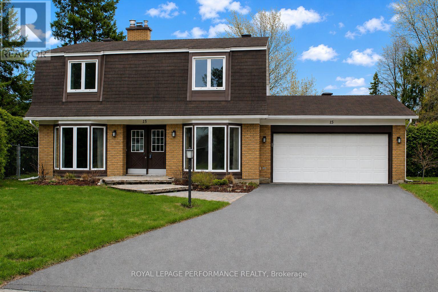 15 HALLOWELL COURT, Ottawa, Ontario