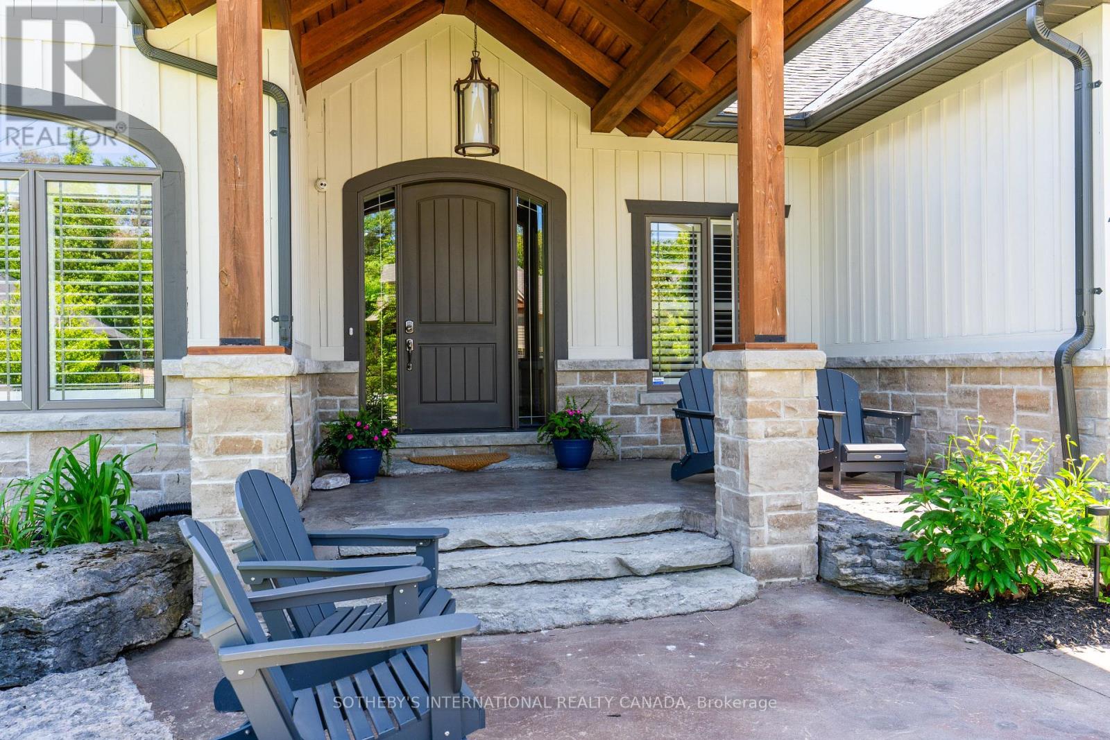 7 Ridgewood Court, Oro-Medonte, Ontario  L0L 2L0 - Photo 2 - S12816760