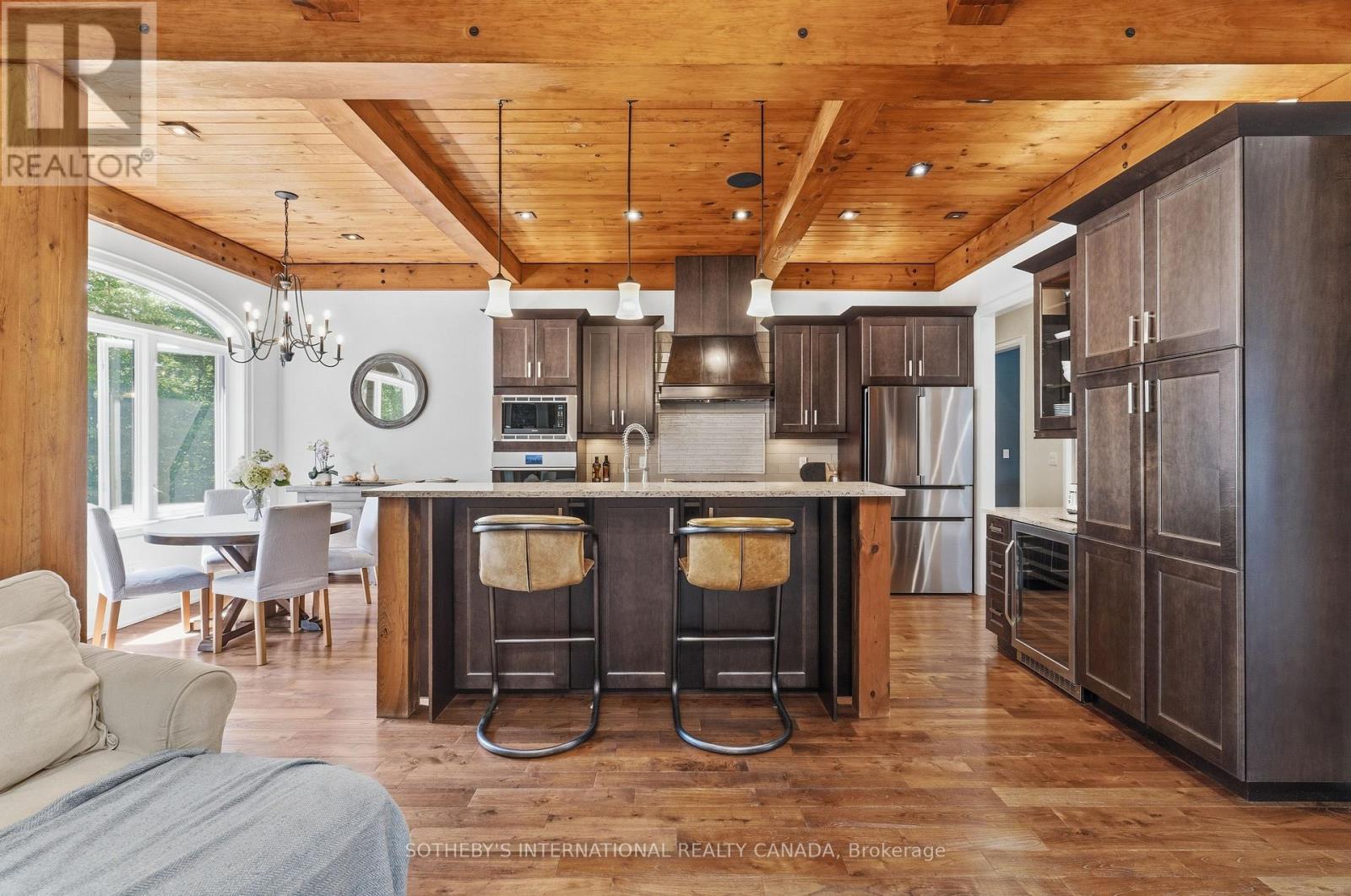 7 Ridgewood Court, Oro-Medonte, Ontario  L0L 2L0 - Photo 6 - S12816760