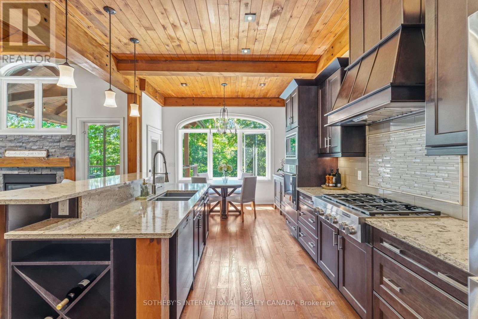 7 Ridgewood Court, Oro-Medonte, Ontario  L0L 2L0 - Photo 9 - S12816760