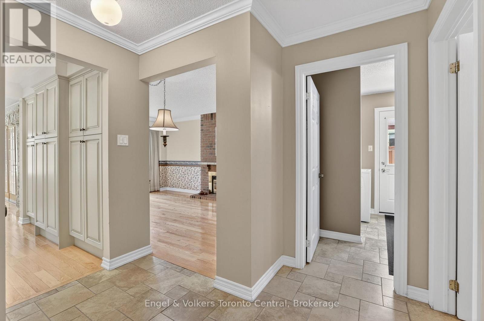 32 Milford Crescent, Brampton (Central Park), Ontario  L6S 3E4 - Photo 10 - W13425800