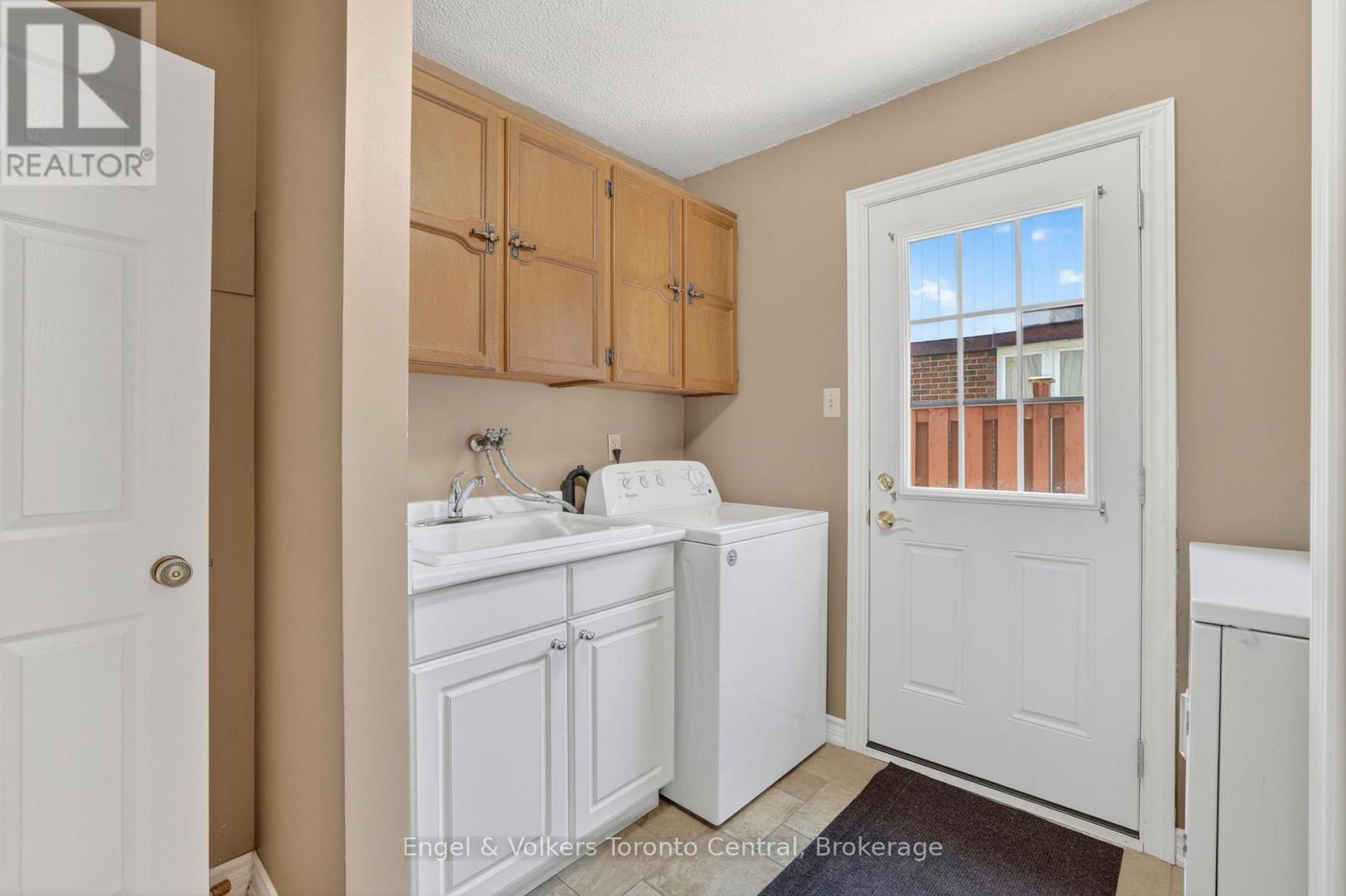 32 Milford Crescent, Brampton (Central Park), Ontario  L6S 3E4 - Photo 21 - W13425800