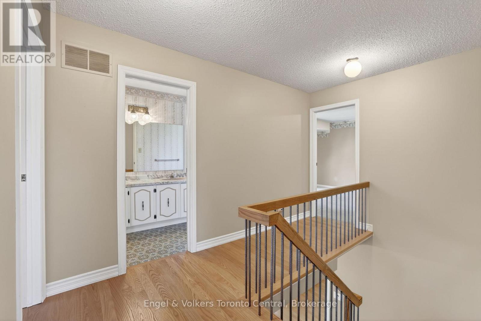 32 Milford Crescent, Brampton (Central Park), Ontario  L6S 3E4 - Photo 22 - W13425800