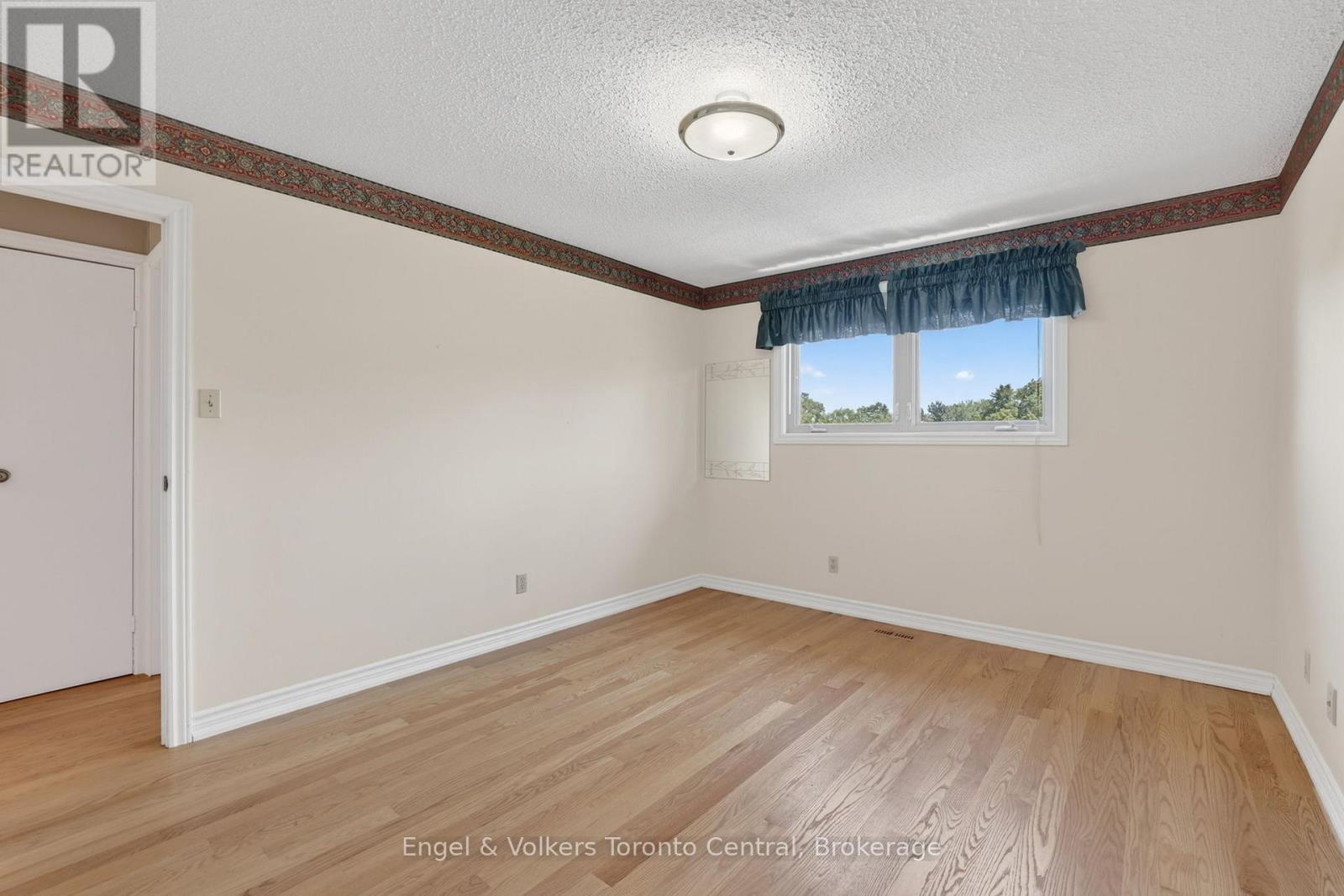 32 Milford Crescent, Brampton (Central Park), Ontario  L6S 3E4 - Photo 31 - W13425800