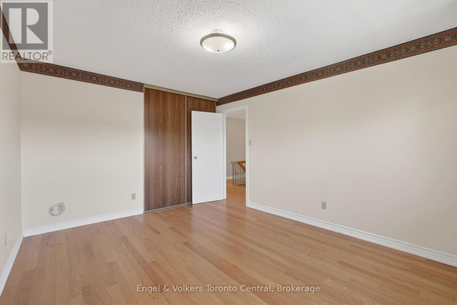 32 Milford Crescent, Brampton (Central Park), Ontario  L6S 3E4 - Photo 32 - W13425800