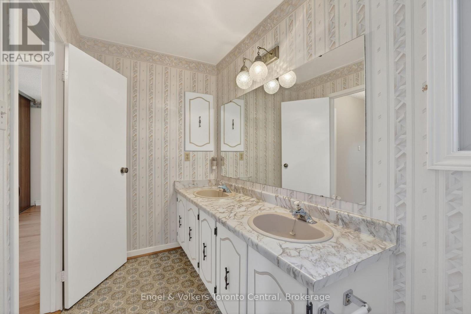 32 Milford Crescent, Brampton (Central Park), Ontario  L6S 3E4 - Photo 34 - W13425800