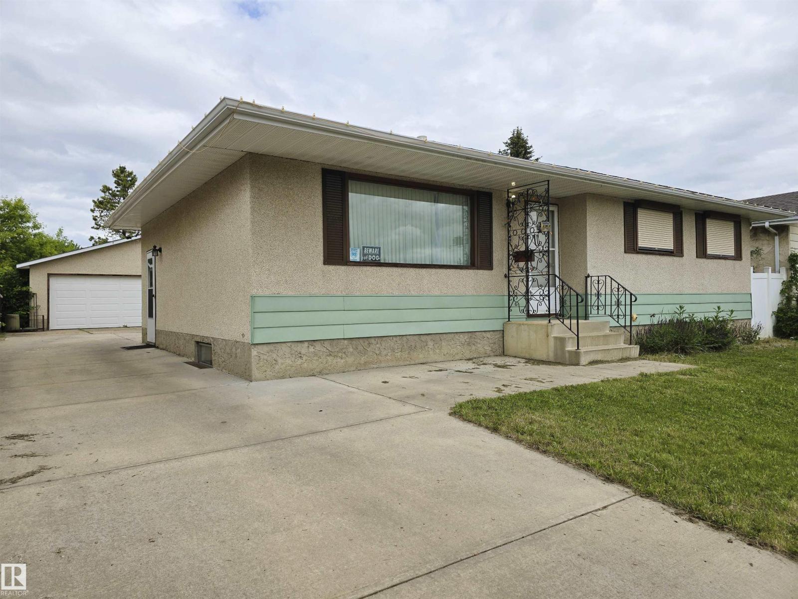 3718 136a Av NW NW, Edmonton, Alberta  T5A 2P4 - Photo 3 - E4492763