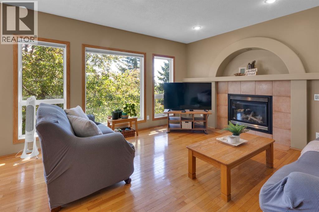 147 Hawkcliff Way Nw, Calgary, Alberta  T3G 2S6 - Photo 9 - A2319467