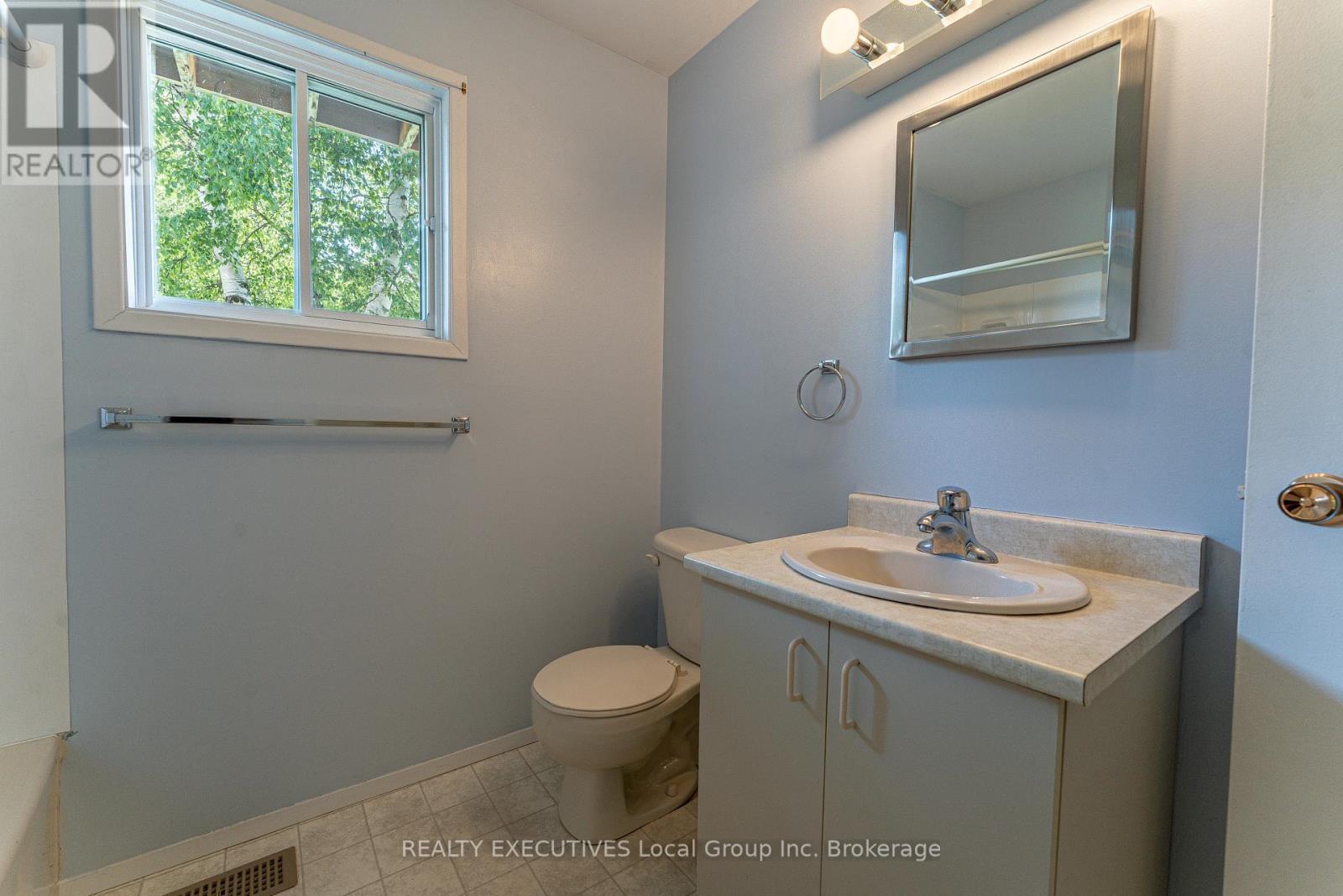 153 Big Bend Avenue, Powassan, Ontario  P0H 1Z0 - Photo 36 - X13425636