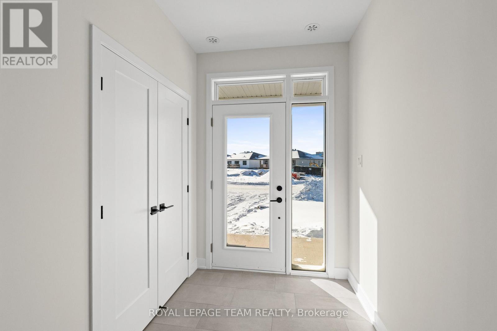1 - 1102 Moore Street, Brockville, Ontario  K6V 7N1 - Photo 2 - X12836262
