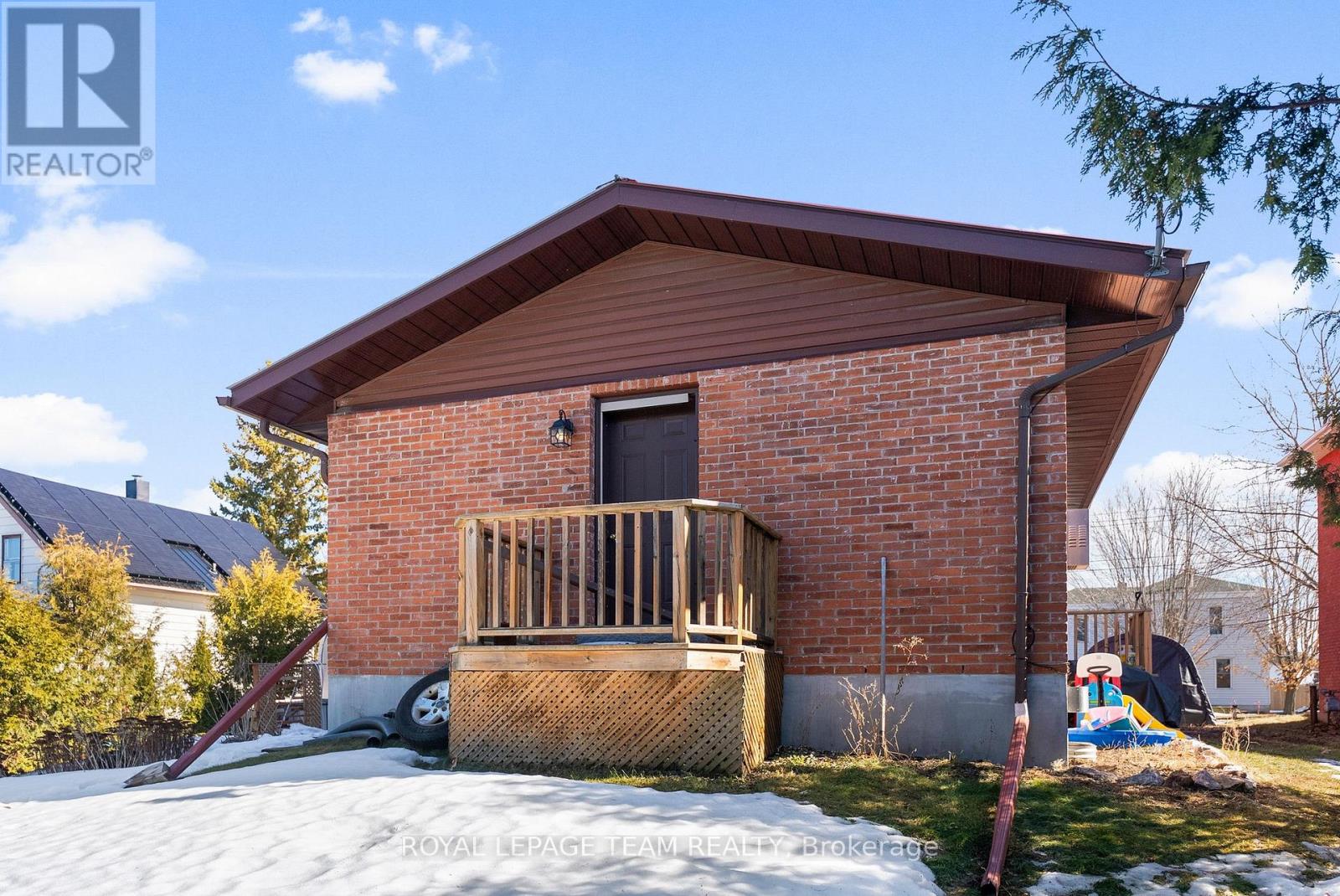 12 Meadow Street, Whitewater Region, Ontario  K0J 1K0 - Photo 10 - X12875104