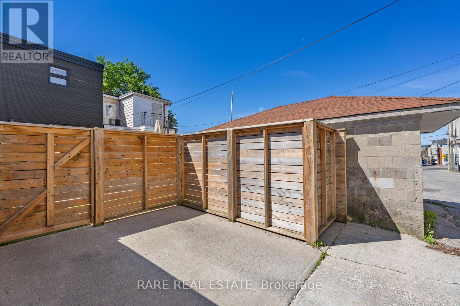 118 Mackay Avenue, Toronto, Ontario  M6H 2N8 - Photo 21 - W13422244