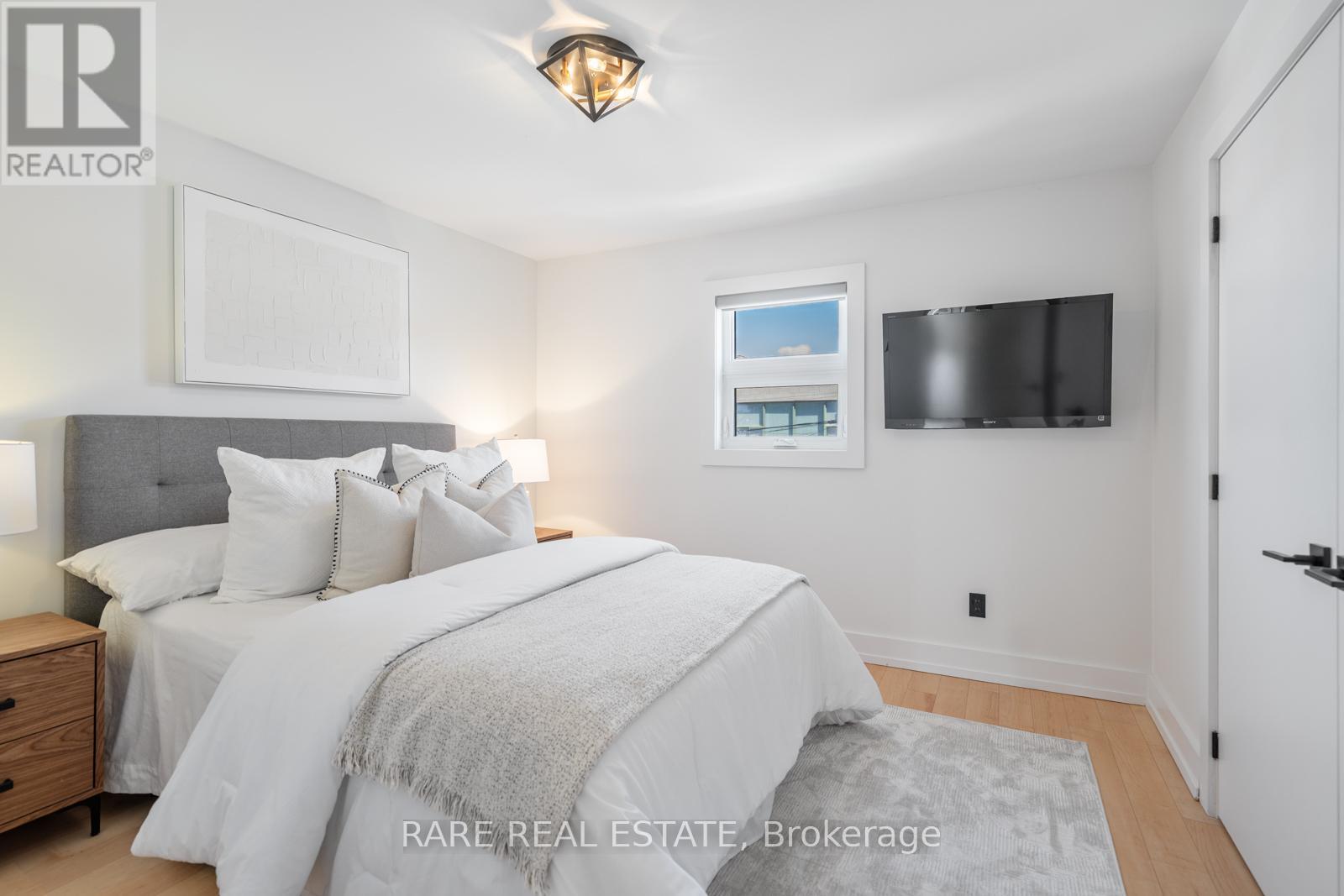 118 Mackay Avenue, Toronto, Ontario  M6H 2N8 - Photo 12 - W13422244