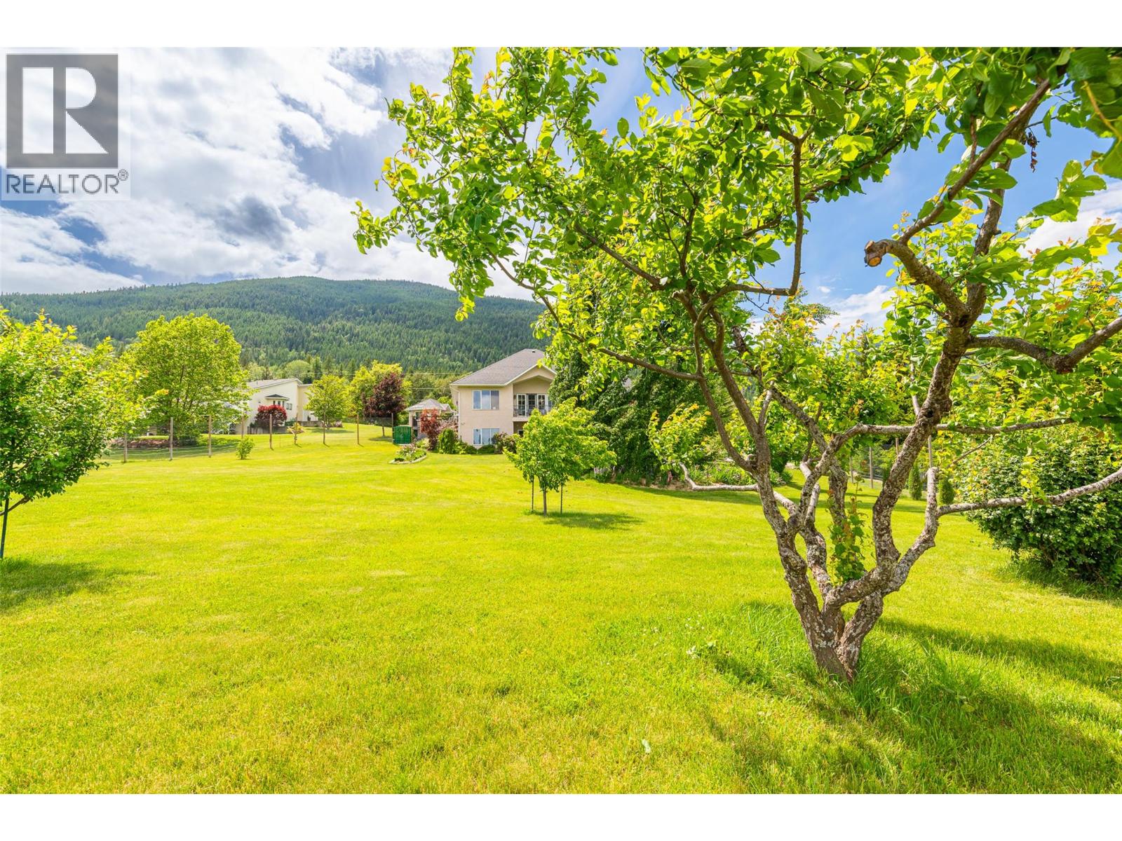 1062 Simmons Road, Creston, British Columbia V0B 1G7 - Photo 50 - 10390748