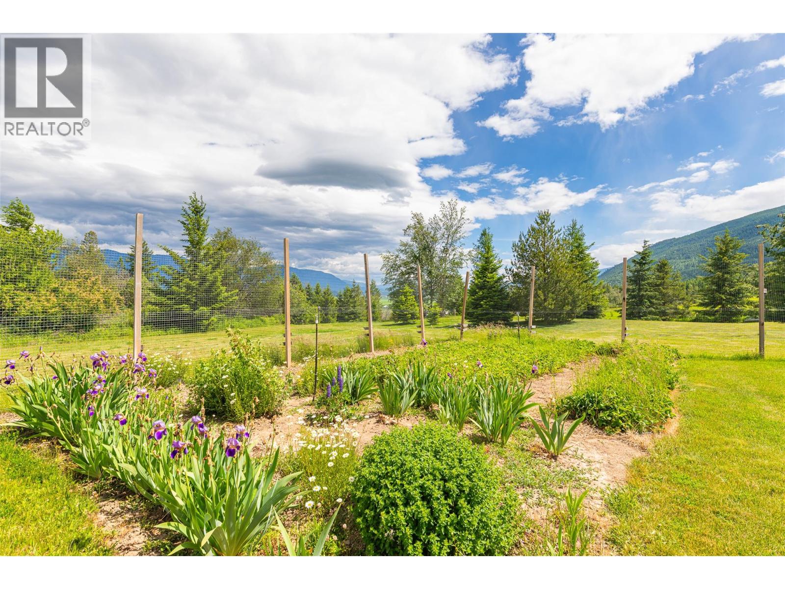 1062 Simmons Road, Creston, British Columbia V0B 1G7 - Photo 53 - 10390748
