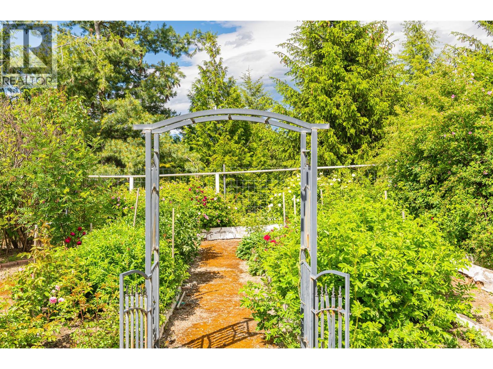 1062 Simmons Road, Creston, British Columbia V0B 1G7 - Photo 46 - 10390748
