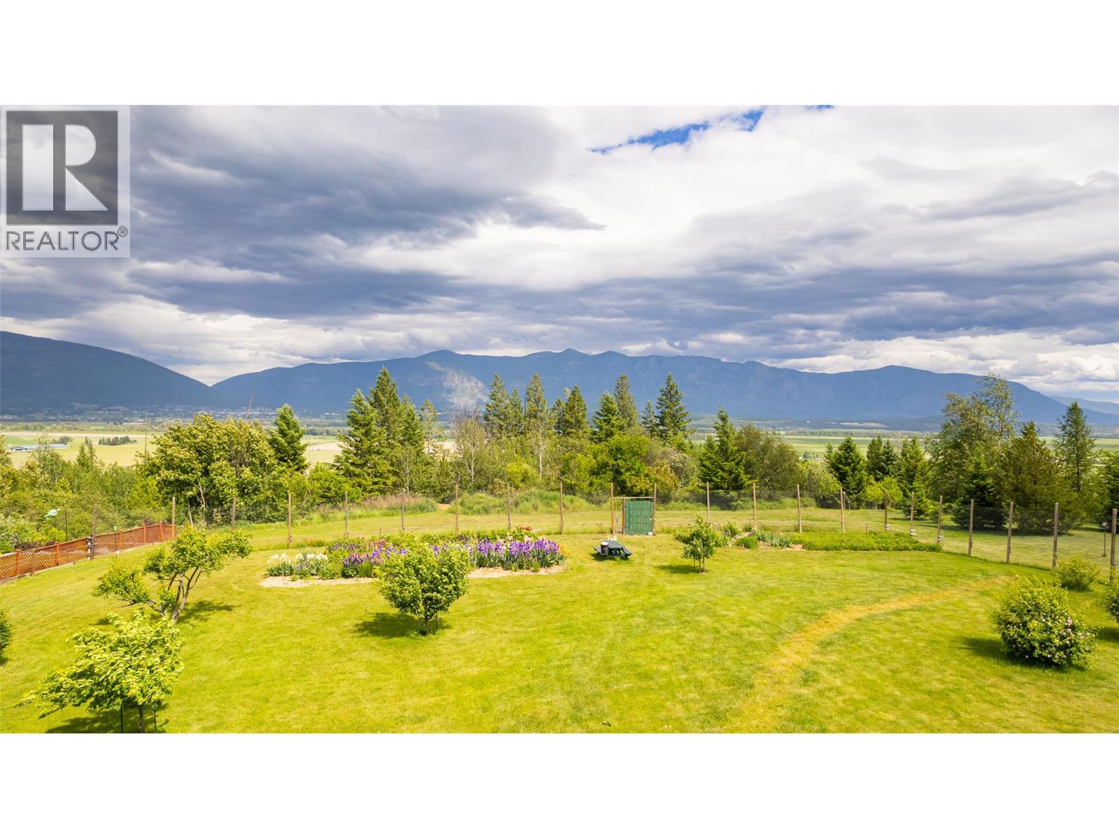 1062 Simmons Road, Creston, British Columbia V0B 1G7 - Photo 8 - 10390748