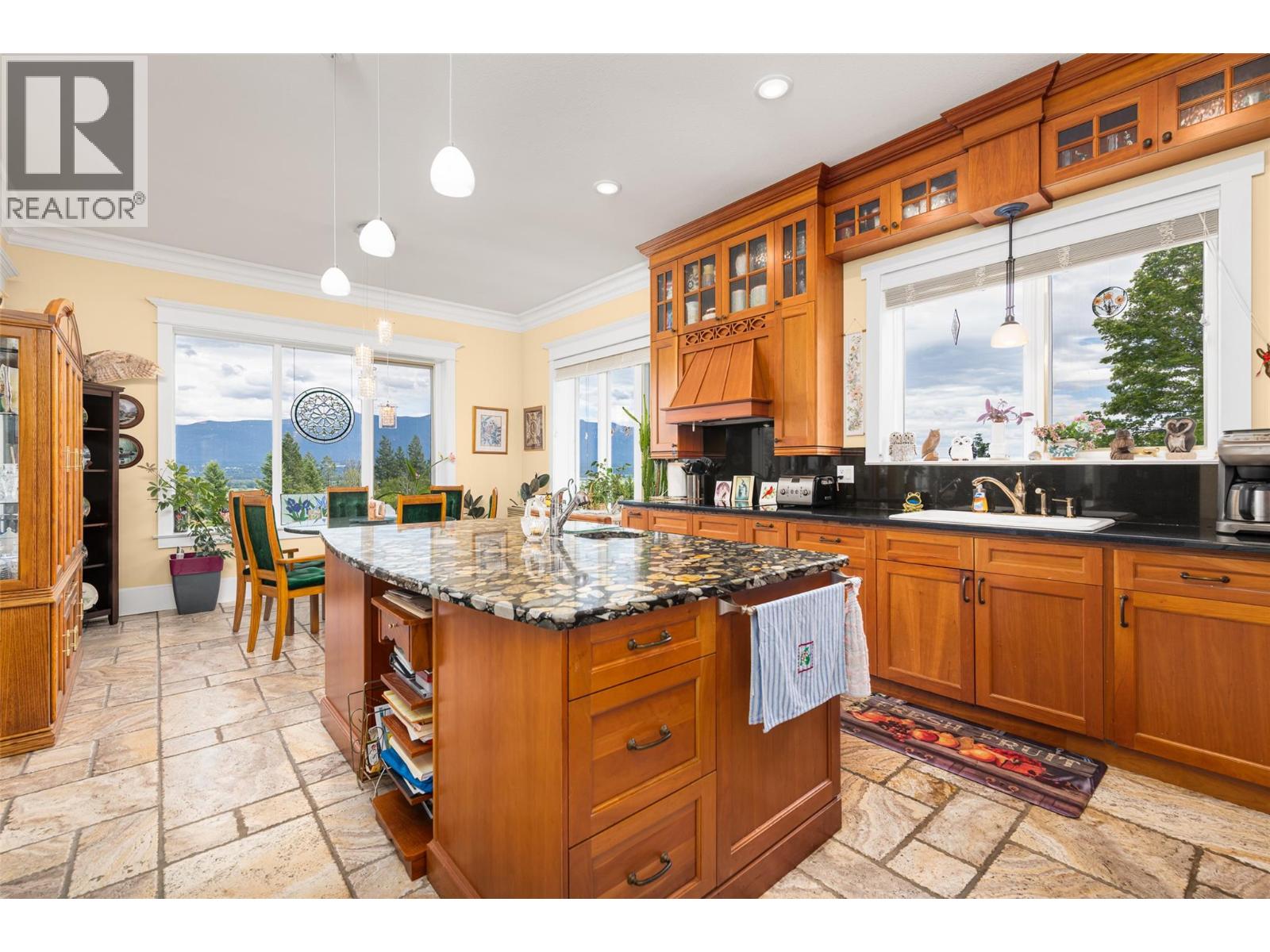1062 Simmons Road, Creston, British Columbia V0B 1G7 - Photo 9 - 10390748