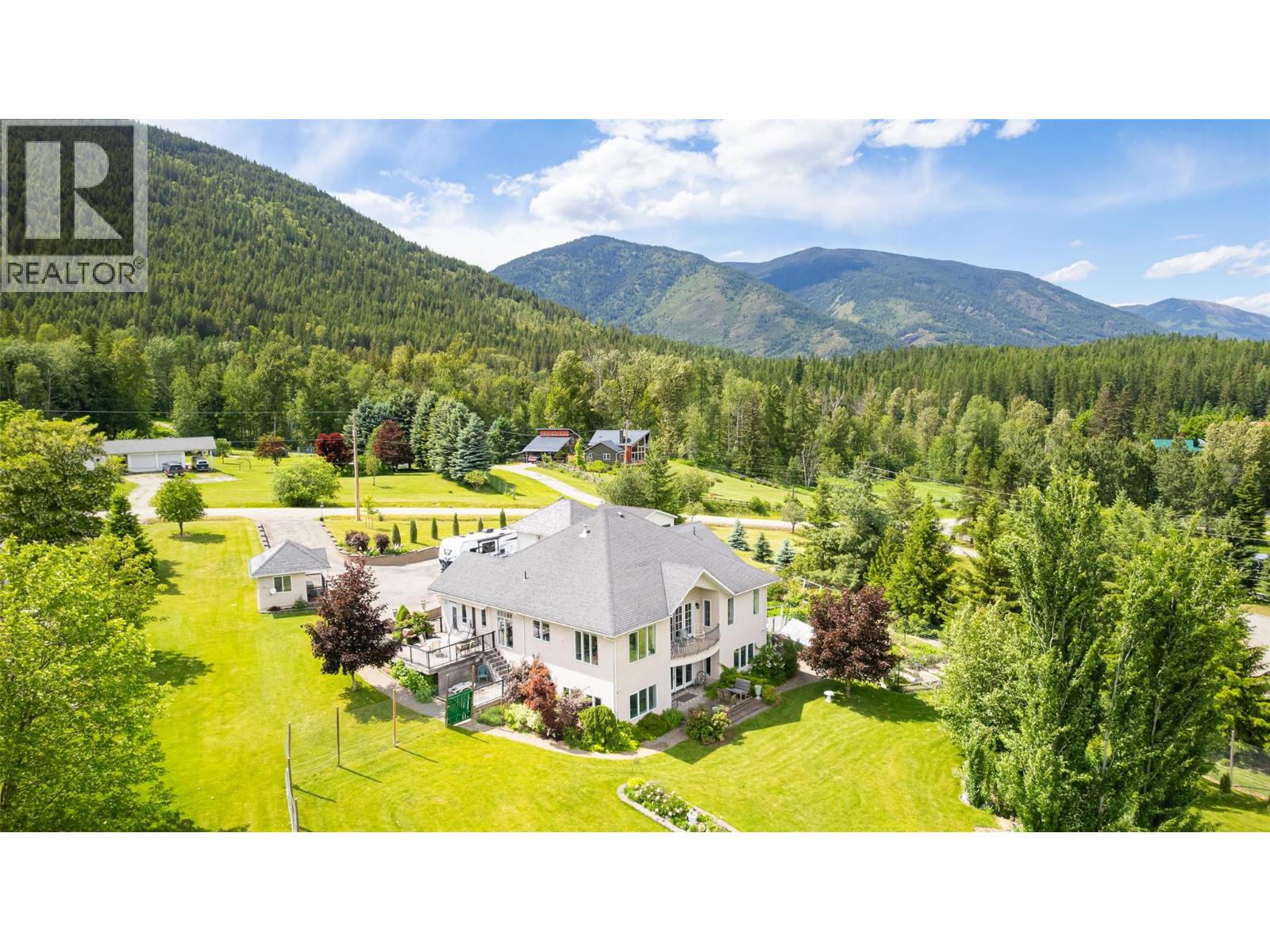 1062 Simmons Road, Creston, British Columbia V0B 1G7 - Photo 2 - 10390748
