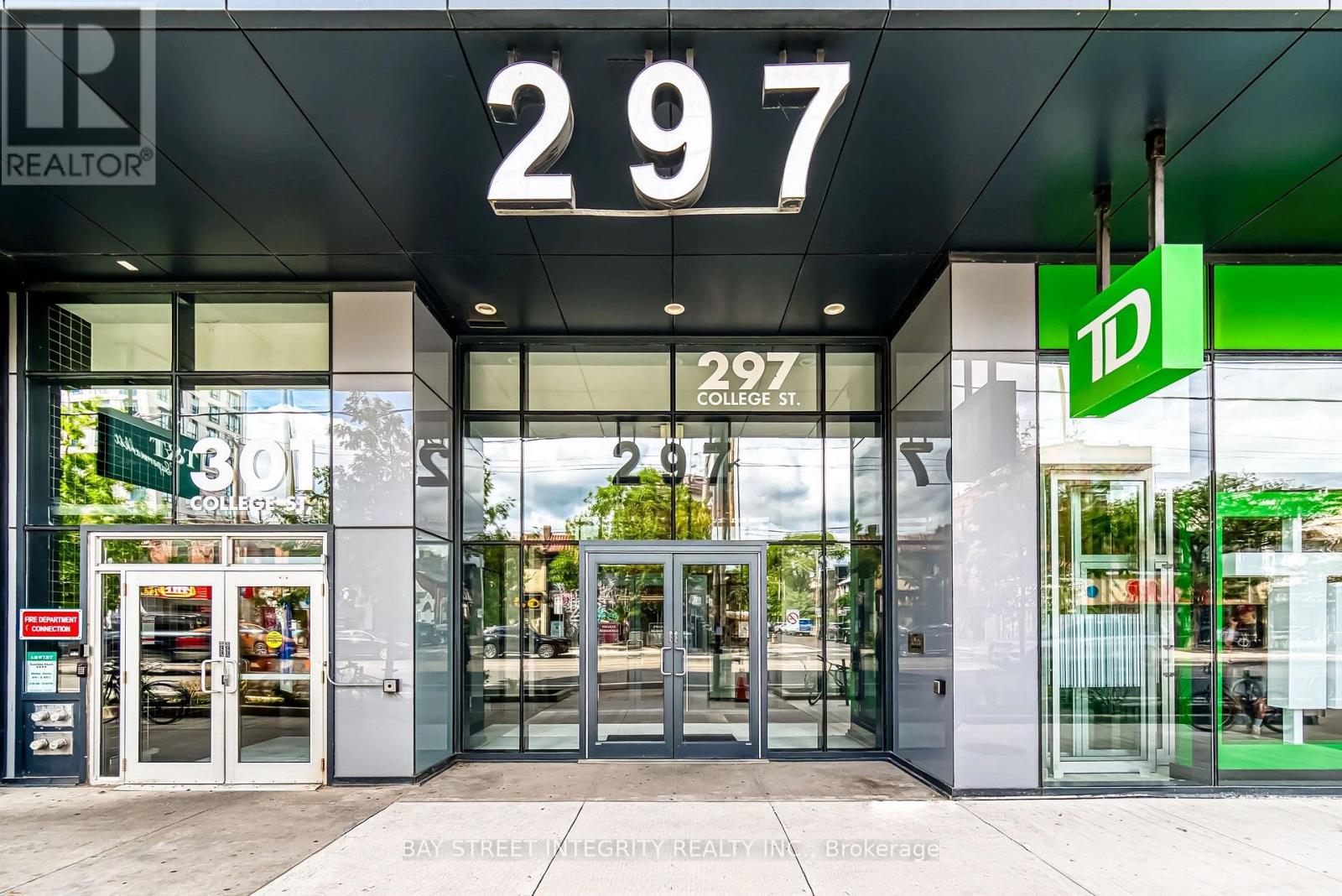 805 - 297 College Street, Toronto, Ontario  M5T 0C2 - Photo 2 - C13425776