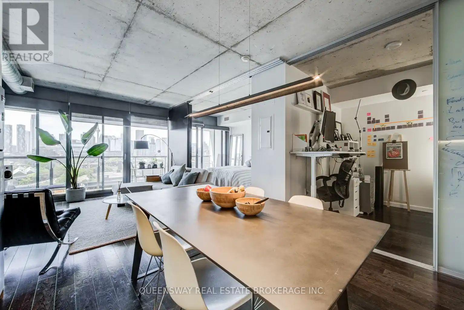 1014 - 32 Trolley Crescent, Toronto, Ontario  M5A 1M6 - Photo 10 - C13425804