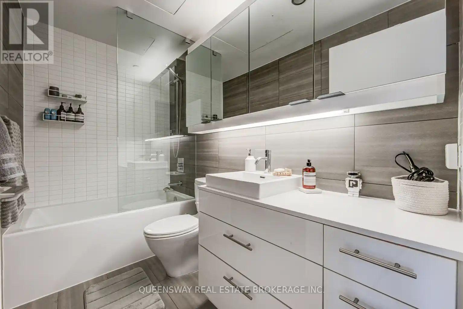 1014 - 32 Trolley Crescent, Toronto, Ontario  M5A 1M6 - Photo 13 - C13425804