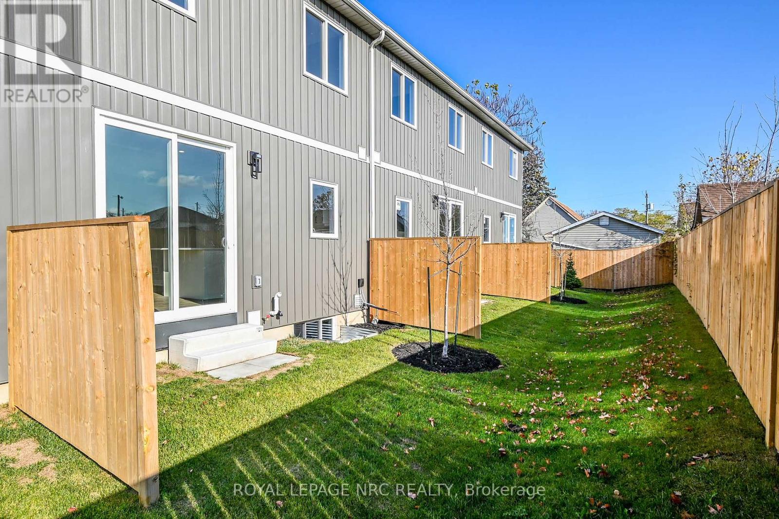 25 - 121a Moffatt Street, St. Catharines, Ontario  L2P 0G4 - Photo 32 - X13423332