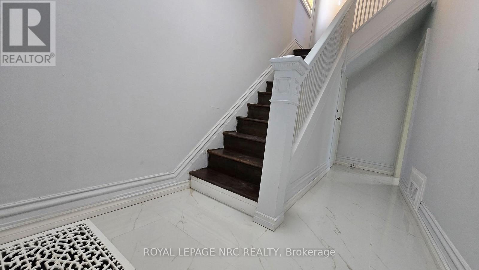 4425 Hiram Street, Niagara Falls, Ontario  L2E 1A2 - Photo 3 - X13424924