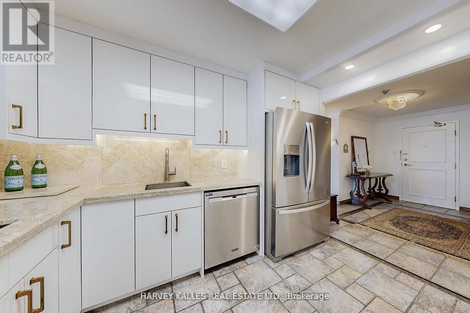 311 - 7300 Yonge Street, Vaughan (Crestwood-Springfarm-Yorkhill), Ontario  L4J 7Y5 - Photo 5 - N13425832