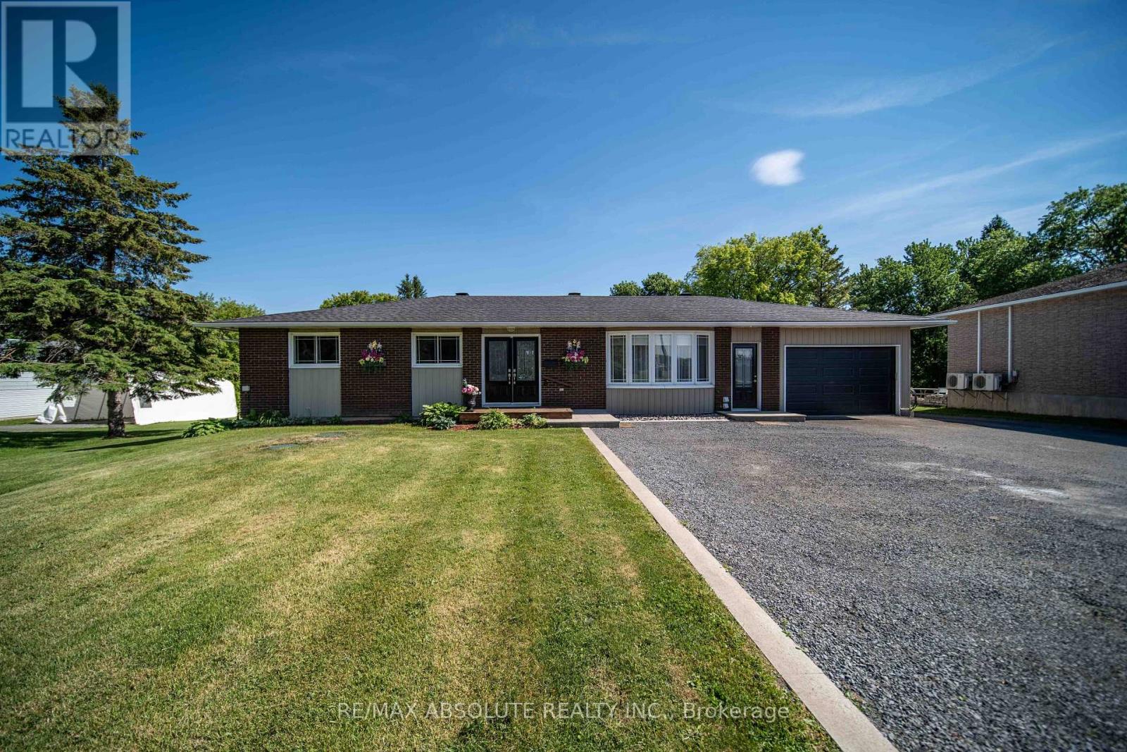 782 NOTRE DAME STREET, Russell, Ontario