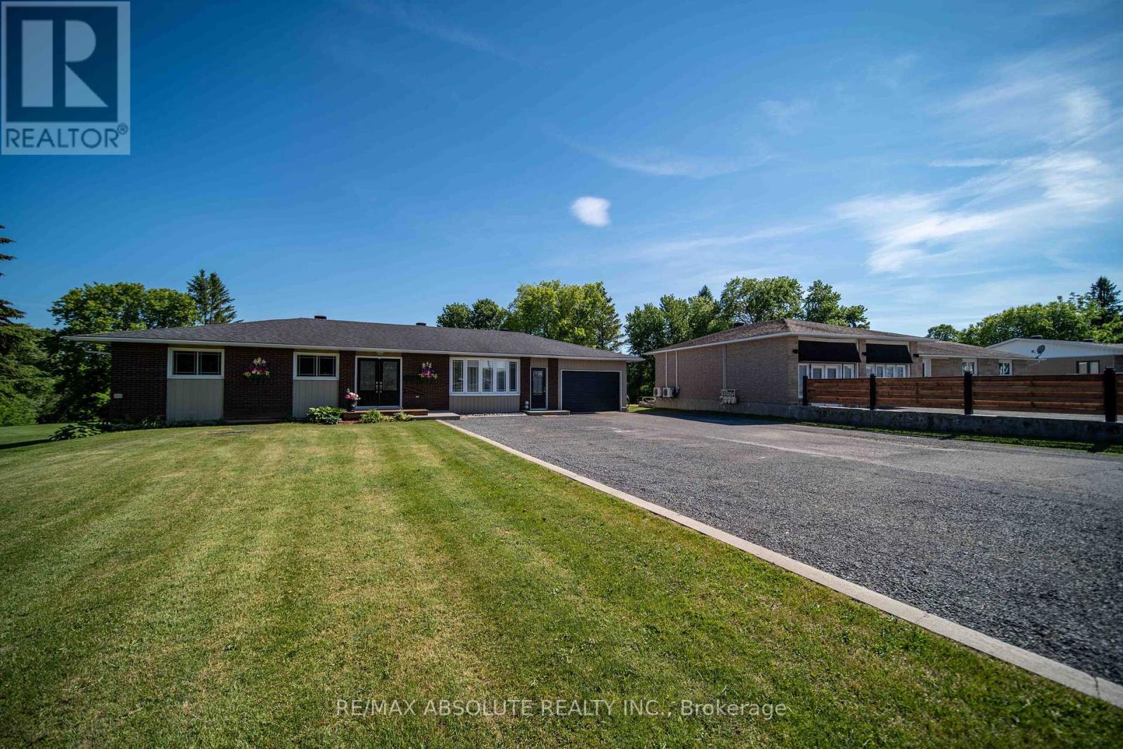 782 Notre Dame Street, Russell, Ontario  K0A 1W1 - Photo 2 - X12930000