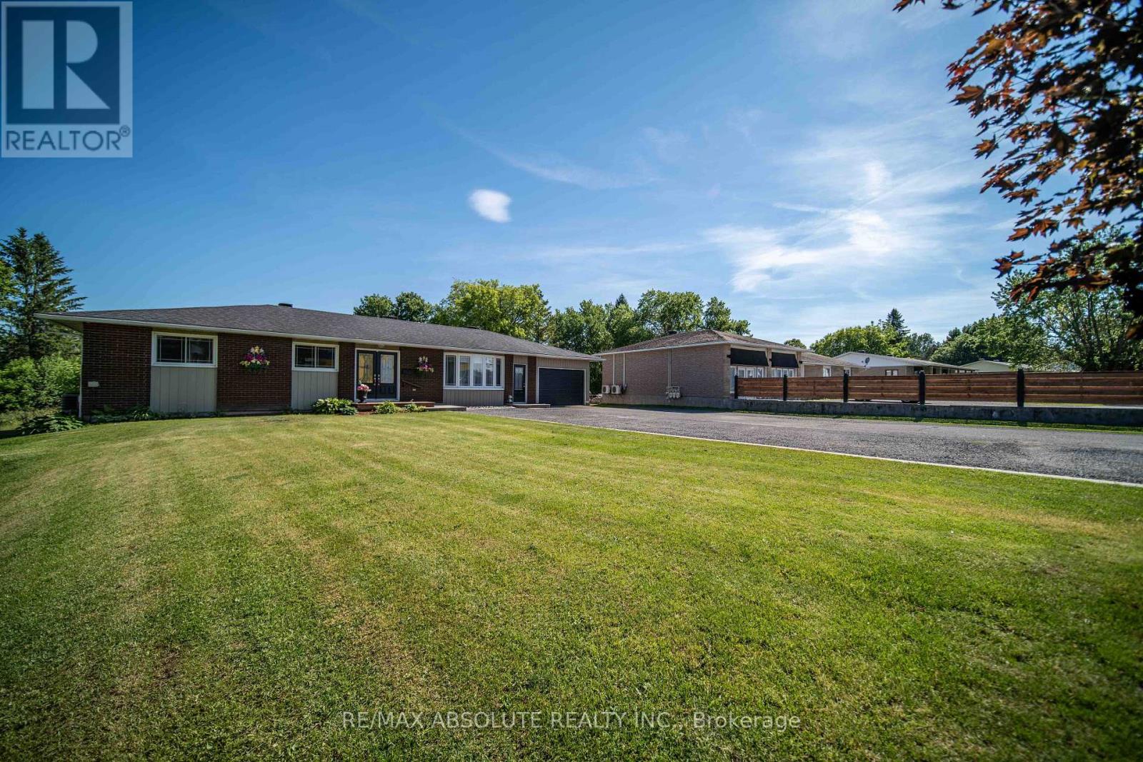 782 Notre Dame Street, Russell, Ontario  K0A 1W1 - Photo 3 - X12930000