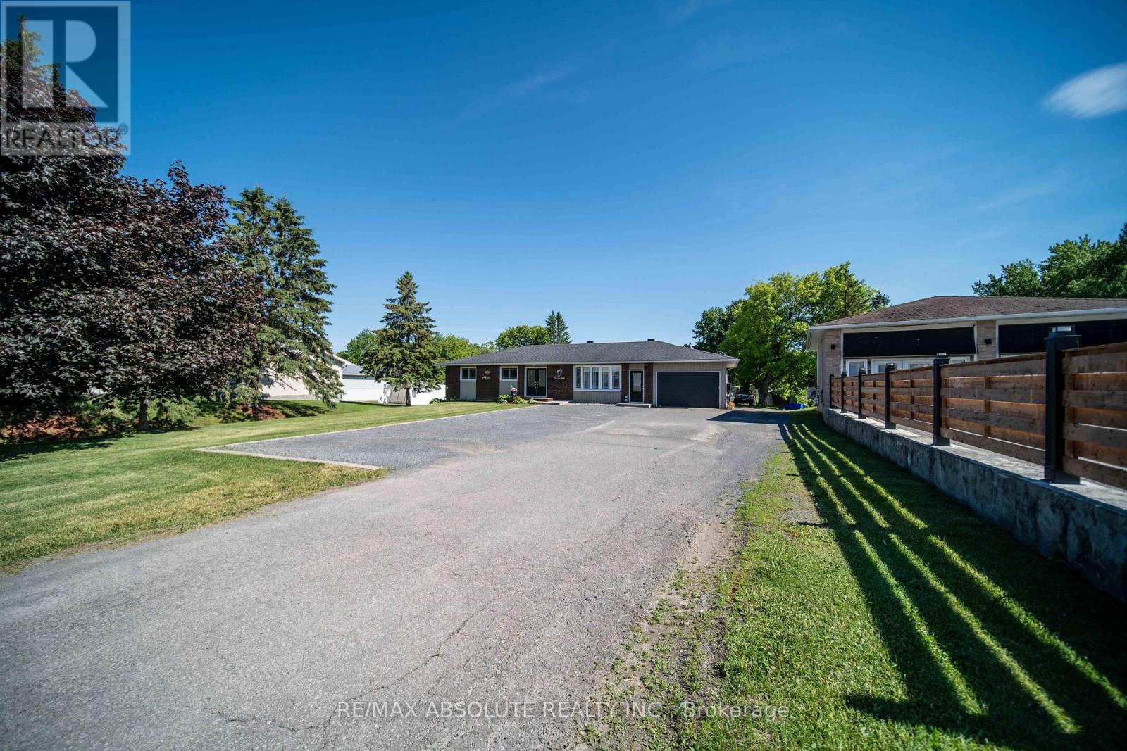 782 Notre Dame Street, Russell, Ontario  K0A 1W1 - Photo 4 - X12930000