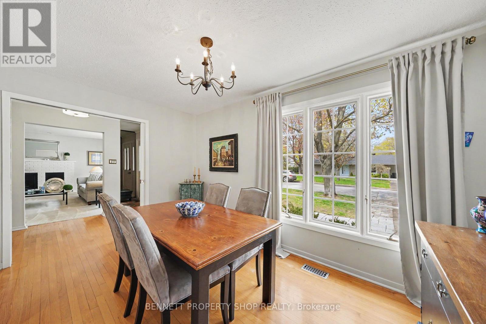 580 Blanchard Crescent, Ottawa, Ontario  K1V 7B8 - Photo 4 - X13158046