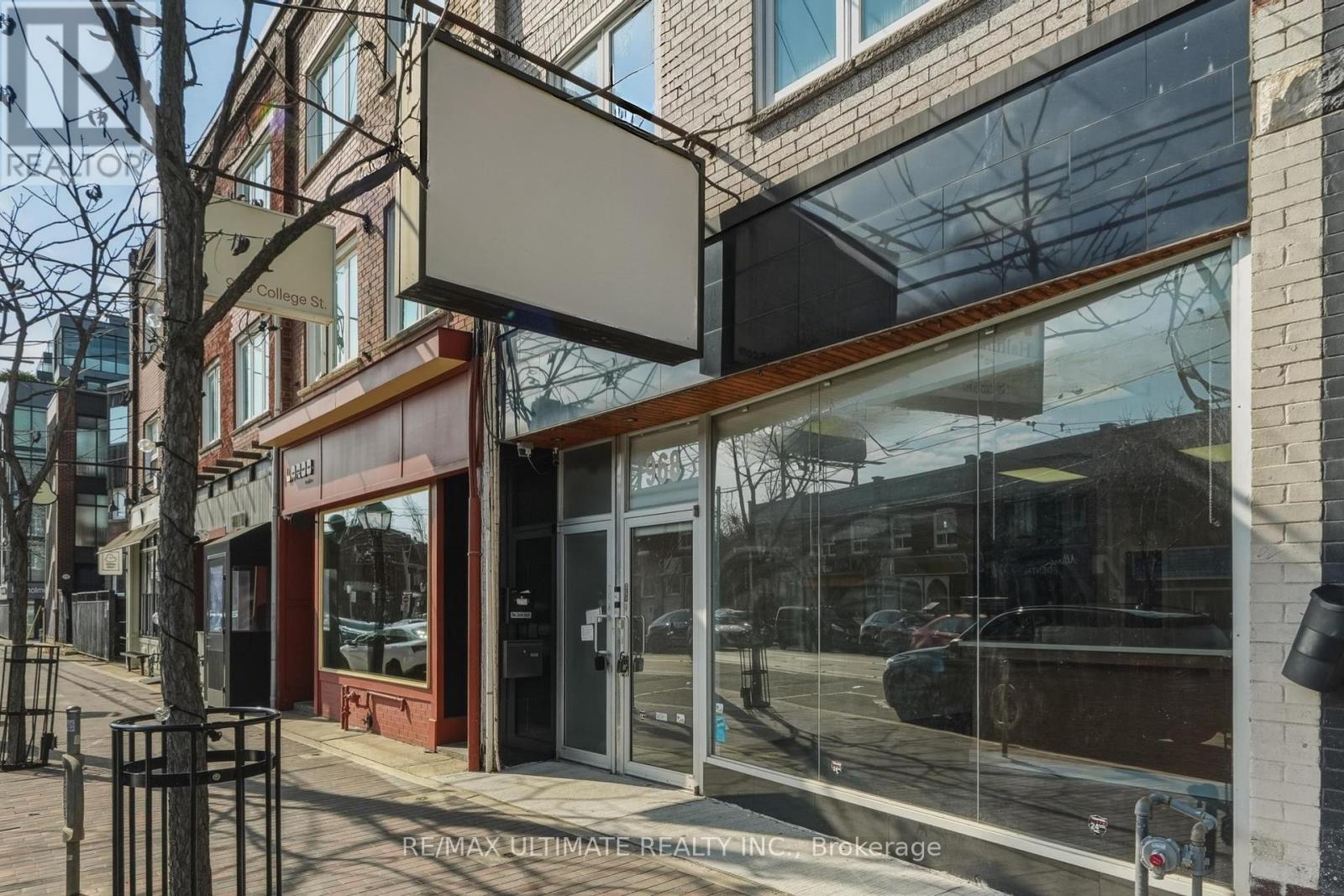 968 COLLEGE STREET, Toronto, Ontario
