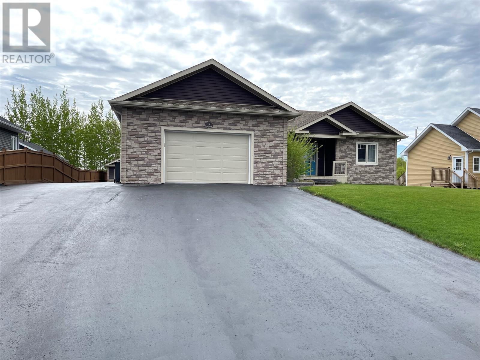 19 Ivanys Road, Grand Falls-Windsor, Newfoundland & Labrador  A2B 0A8 - Photo 2 - 1298788