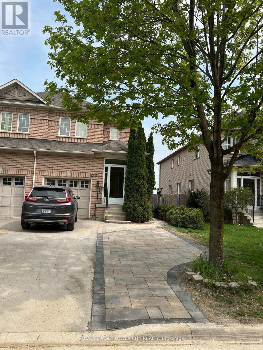 7227 Para Place, Mississauga, Ontario  L5W 1K4 - Photo 15 - W12986978