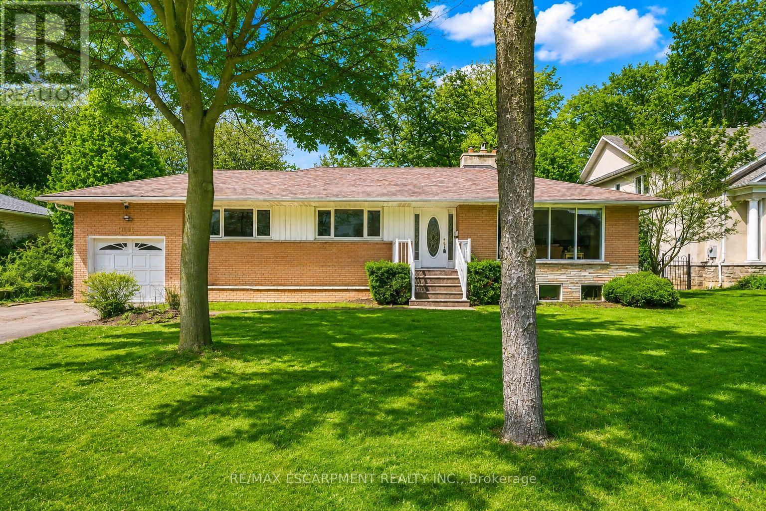 1546 Lorne Wood Road, Mississauga, Ontario  L5H 3G3 - Photo 2 - W13425680