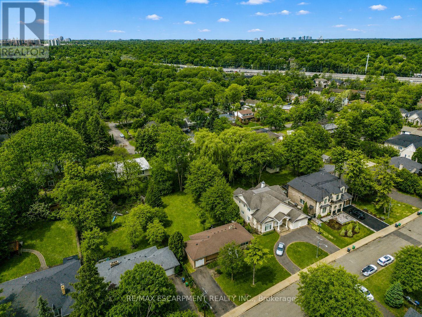1546 Lorne Wood Road, Mississauga, Ontario  L5H 3G3 - Photo 3 - W13425680
