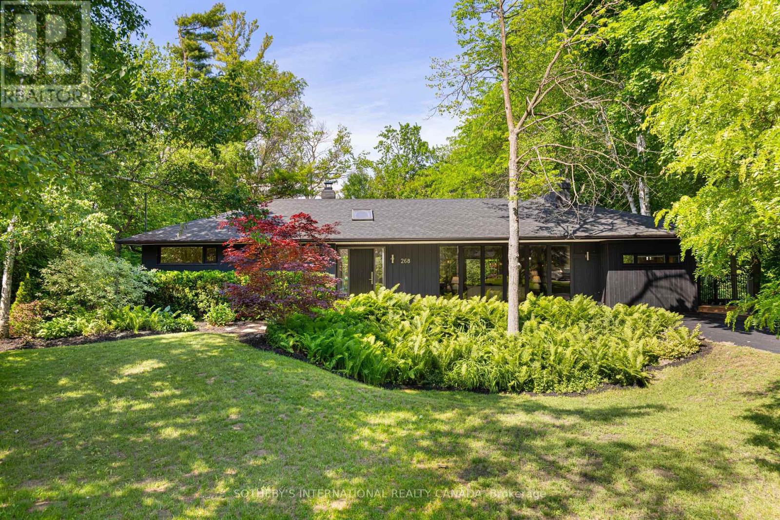 268 WOODLAND DRIVE, Oakville, Ontario