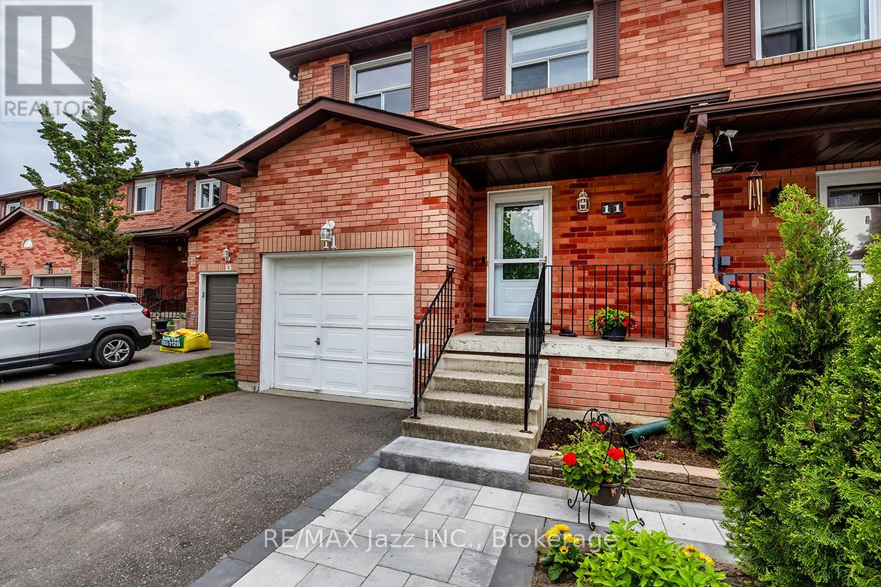 11 CHANCE COURT, Clarington, Ontario
