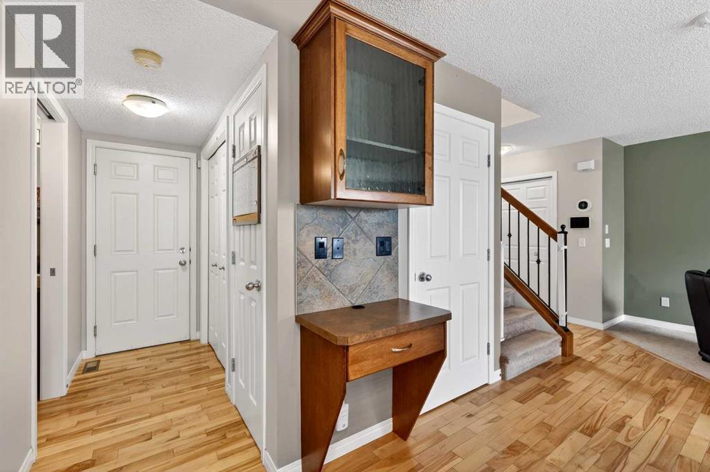 32 Everglen Grove SW, Calgary, Alberta  T2Y 4Z3 - Photo 17 - A2318433