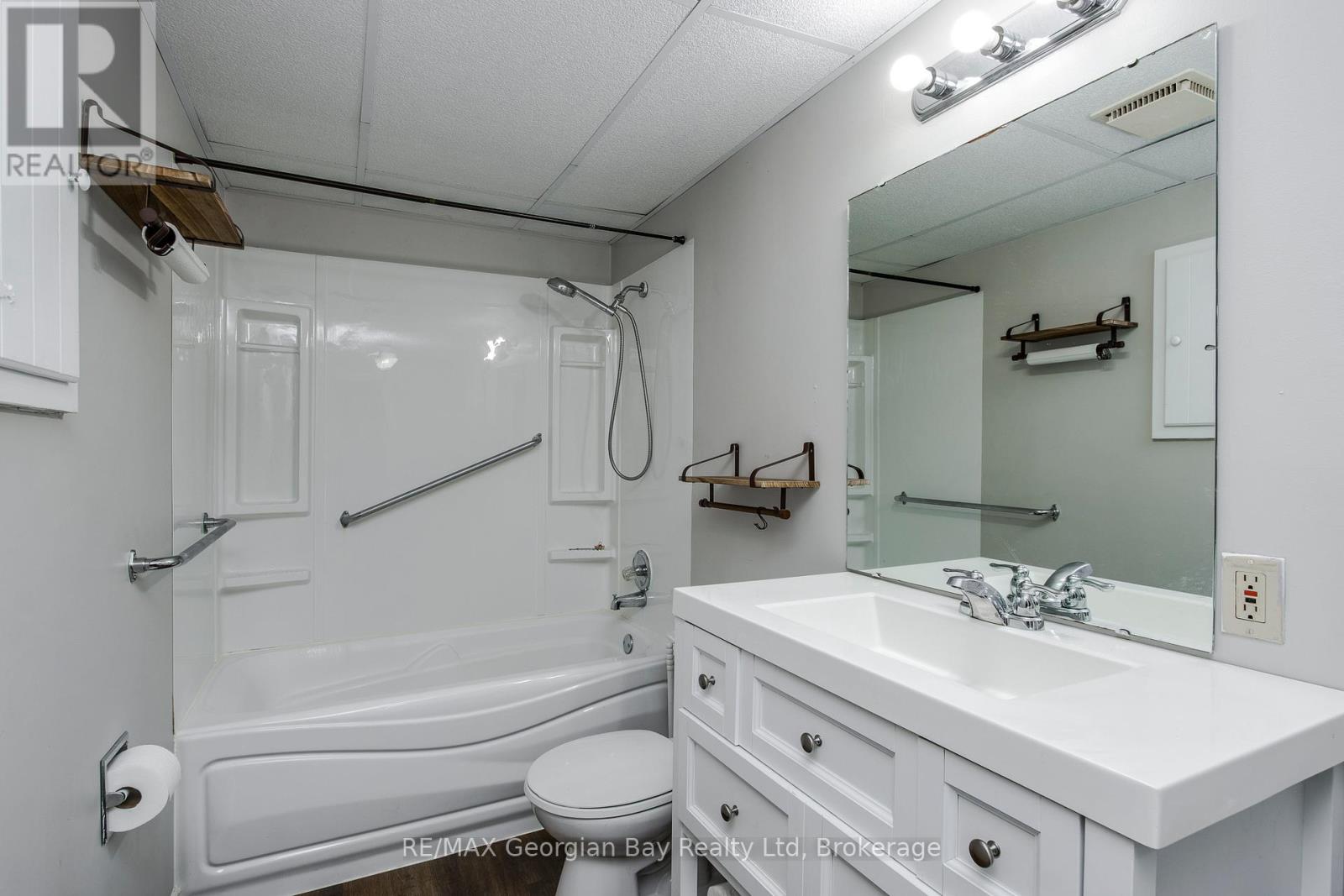 15 Mcguire Road, Penetanguishene, Ontario  L9M 1C9 - Photo 18 - S13425870