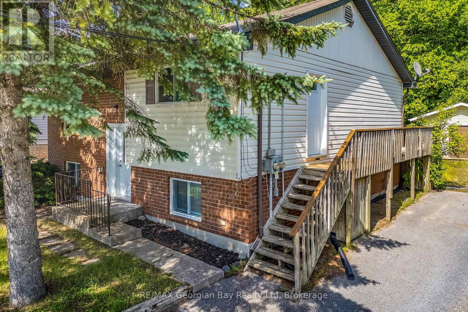 15 Mcguire Road, Penetanguishene, Ontario  L9M 1C9 - Photo 2 - S13425870